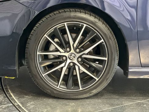 Used 2021 Toyota Camry SE image 12