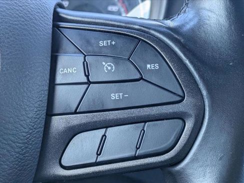 Used 2022 Dodge Charger SXT RWD image 6