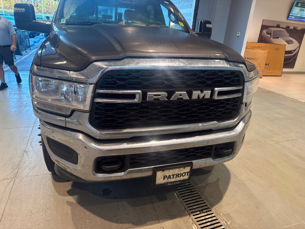 Used 2024 RAM 3500 Tradesman w/ Chrome Appearance Group AWD/4WD image 5