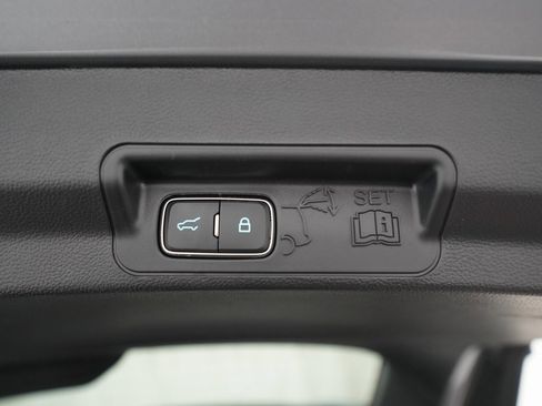 Used 2023 Ford Explorer XLT w/ Equipment Group 202A image 15