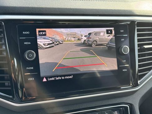 Certified 2022 Volkswagen Atlas SEL Premium image 26