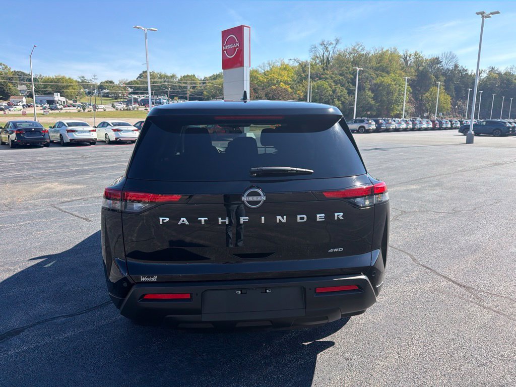 Certified 2023 Nissan Pathfinder S AWD/4WD image 7
