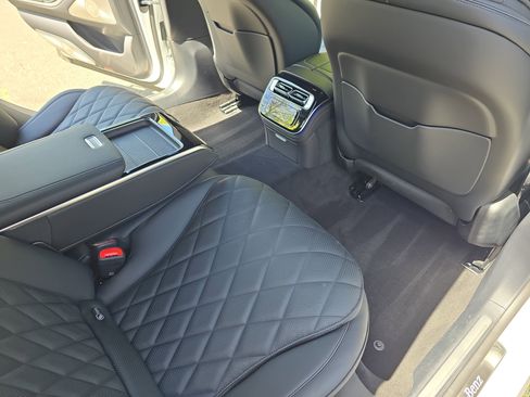 Certified 2025 Mercedes-Benz S 580e 4MATIC Sedan image 11