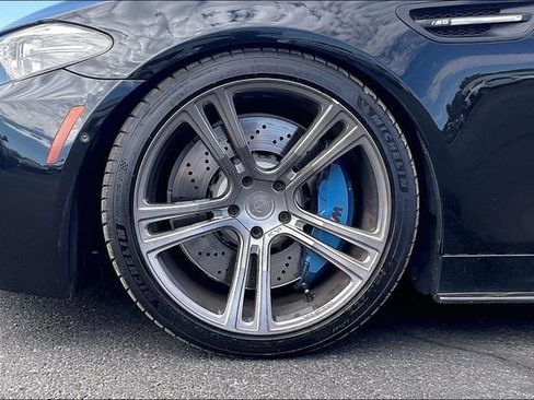 Used 2014 BMW M5 RWD image 8