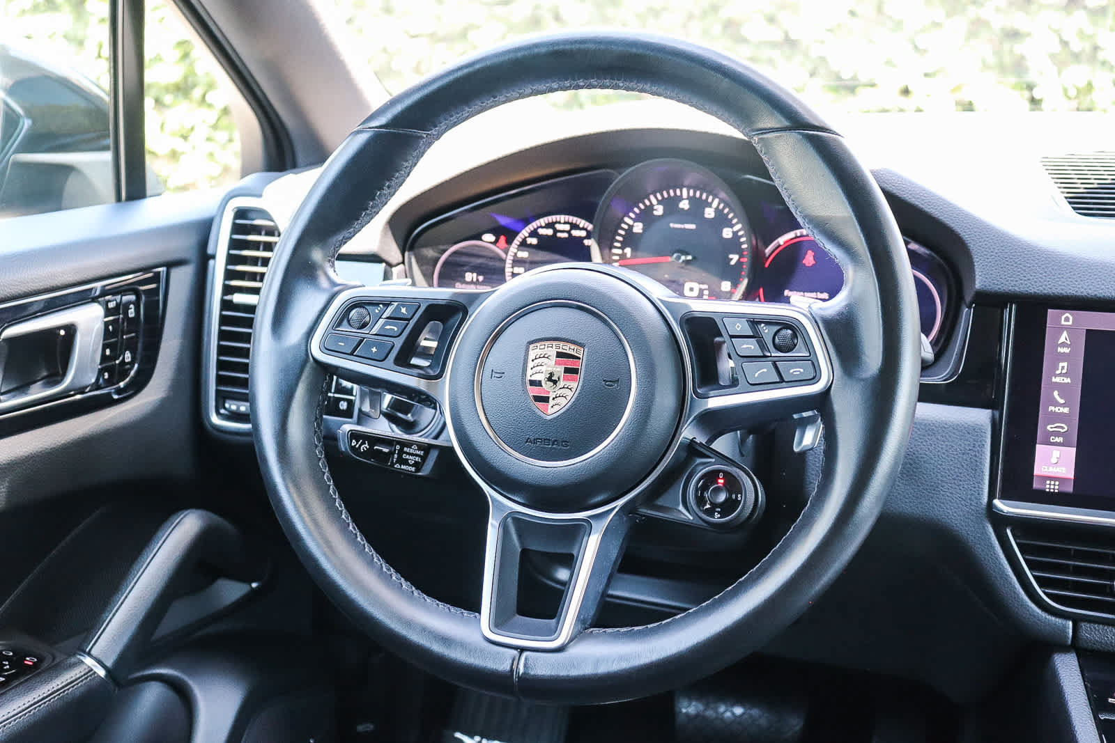 Used 2021 Porsche Cayenne Coupe AWD/4WD image 18