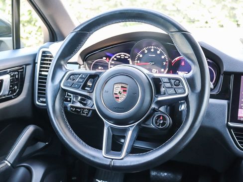 Used 2021 Porsche Cayenne Coupe AWD/4WD image 18