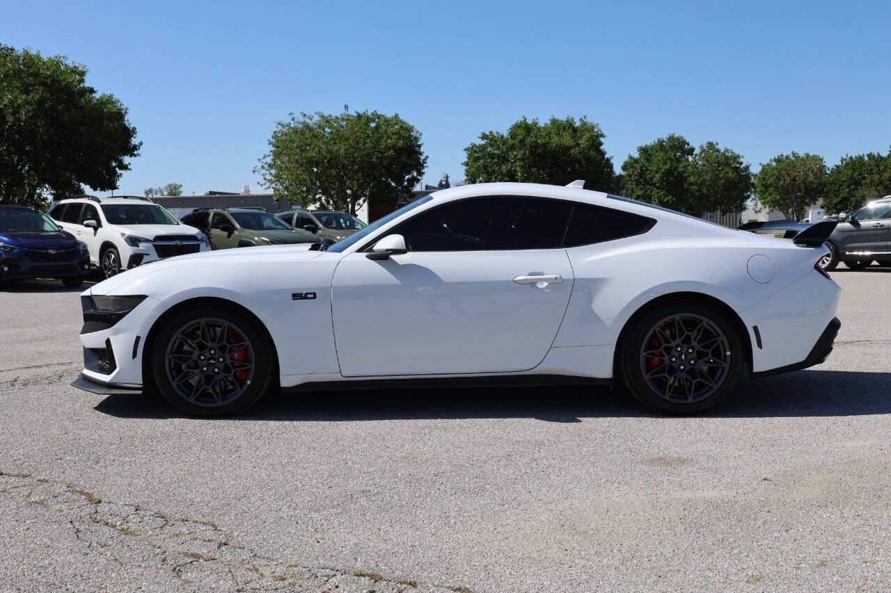 Used 2024 Ford Mustang GT Premium RWD image 8