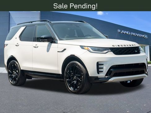 Certified 2025 Land Rover Discovery Dynamic SE AWD/4WD image 3