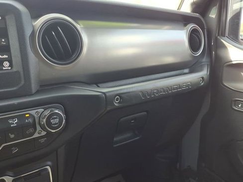 Used 2020 Jeep Wrangler Unlimited Sport S AWD/4WD image 16