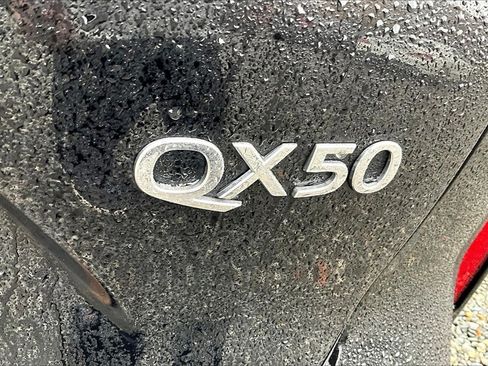 Used 2020 INFINITI QX50 Luxe w/ Navigation Package image 8