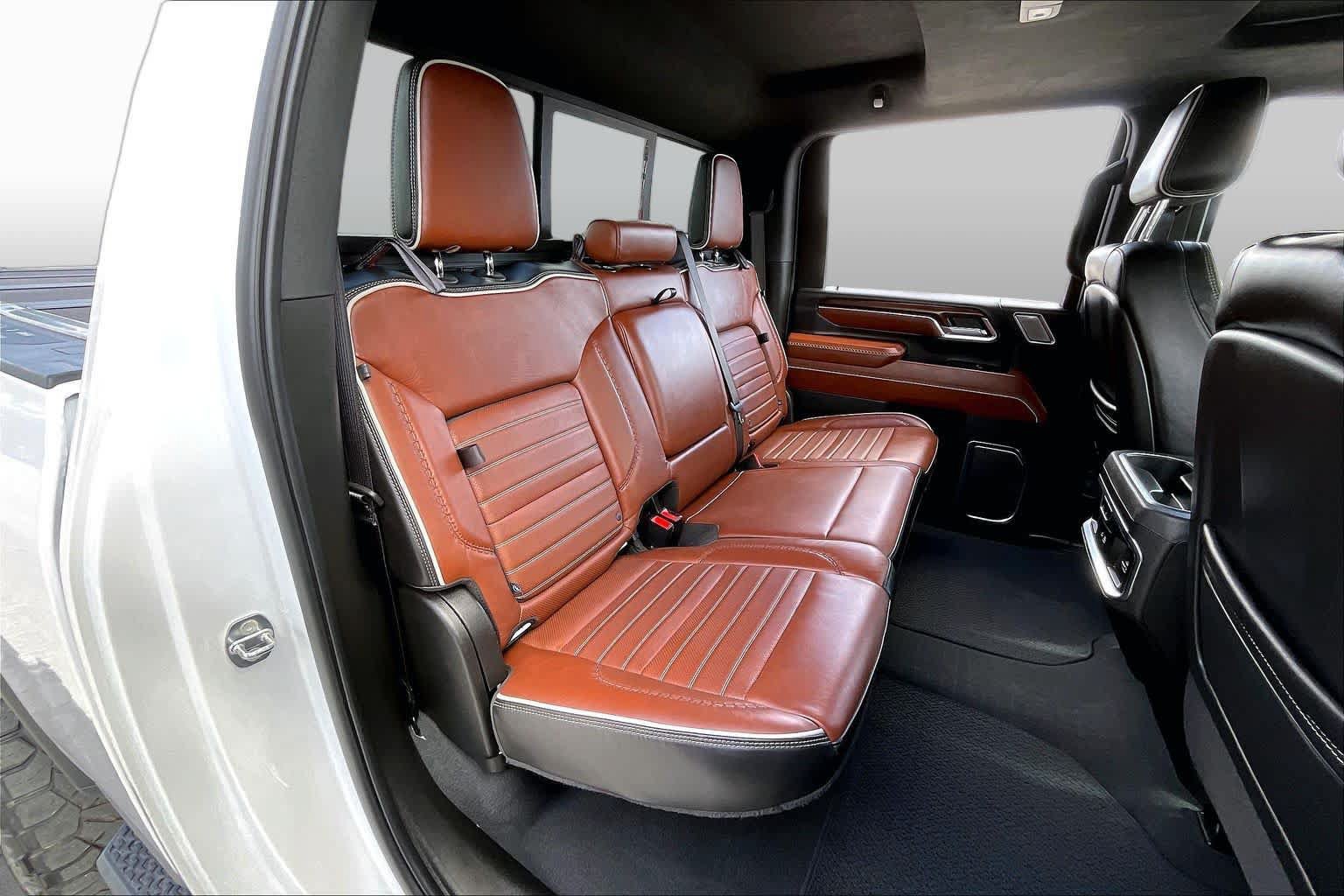 Used 2024 GMC Sierra 2500 Denali Ultimate AWD/4WD image 21