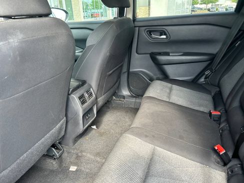 Used 2025 Nissan Rogue SV AWD/4WD image 16