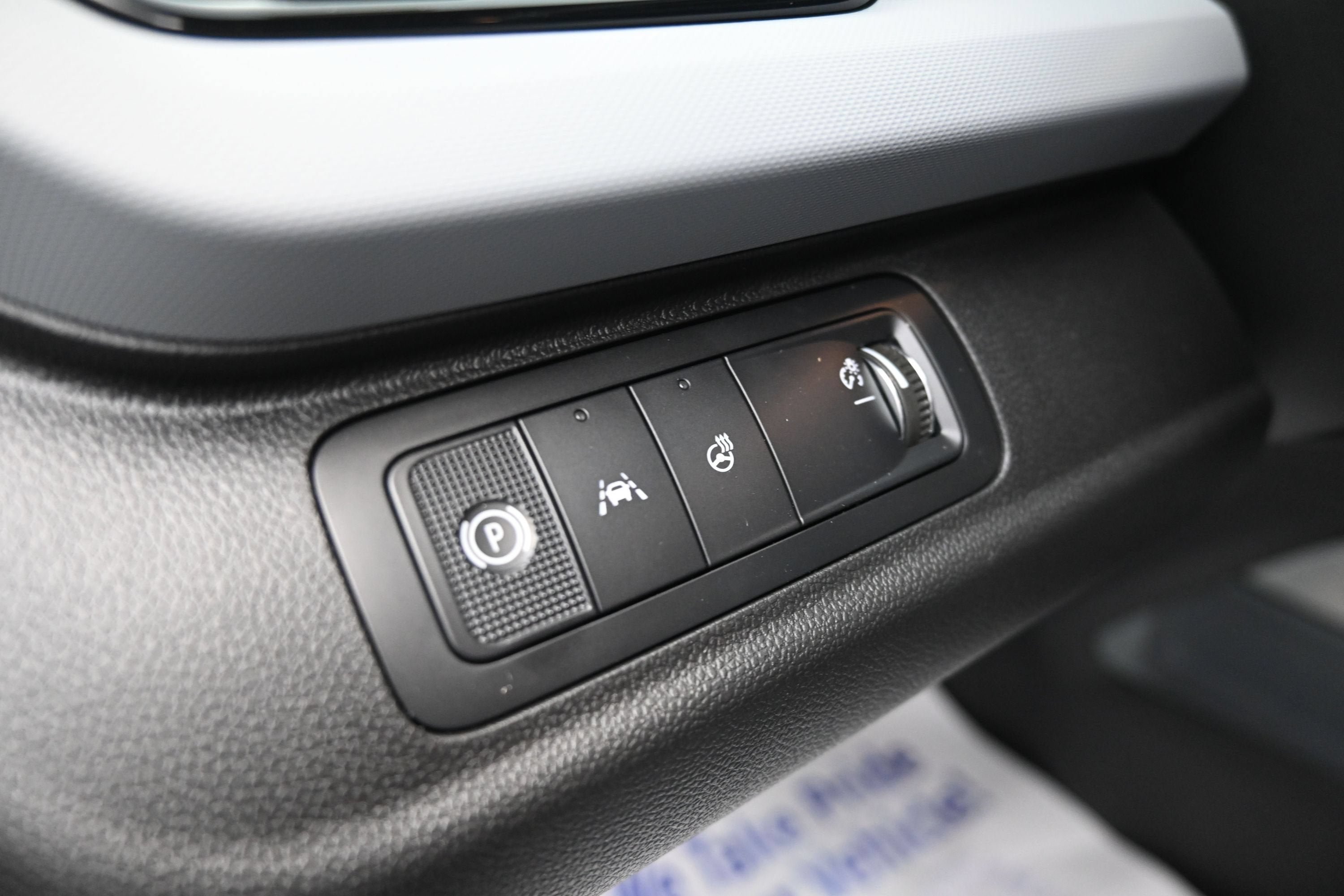 New 2027 Chevrolet Bolt LT w/ Comfort Package FWD image 18