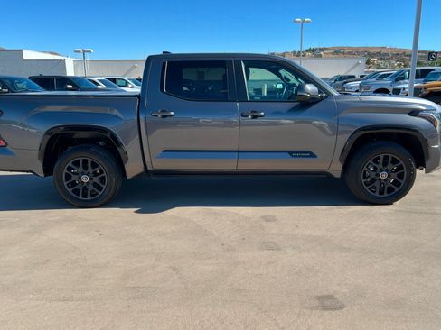 Used 2024 Toyota Tundra Platinum AWD/4WD image 7