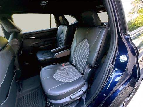 Used 2021 Toyota Highlander XSE AWD/4WD image 21
