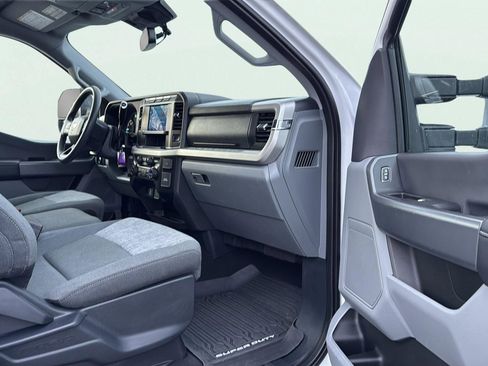 Certified 2023 Ford F250 XLT w/ FX4 Off-Road Package image 17