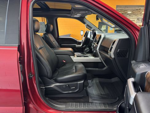 Used 2019 Ford F150 Lariat w/ Equipment Group 502A Luxury AWD/4WD image 19
