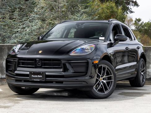 Certified 2026 Porsche Macan AWD/4WD image 1