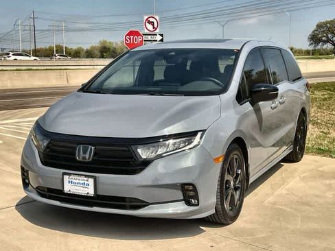 Used 2024 Honda Odyssey Sport image 2