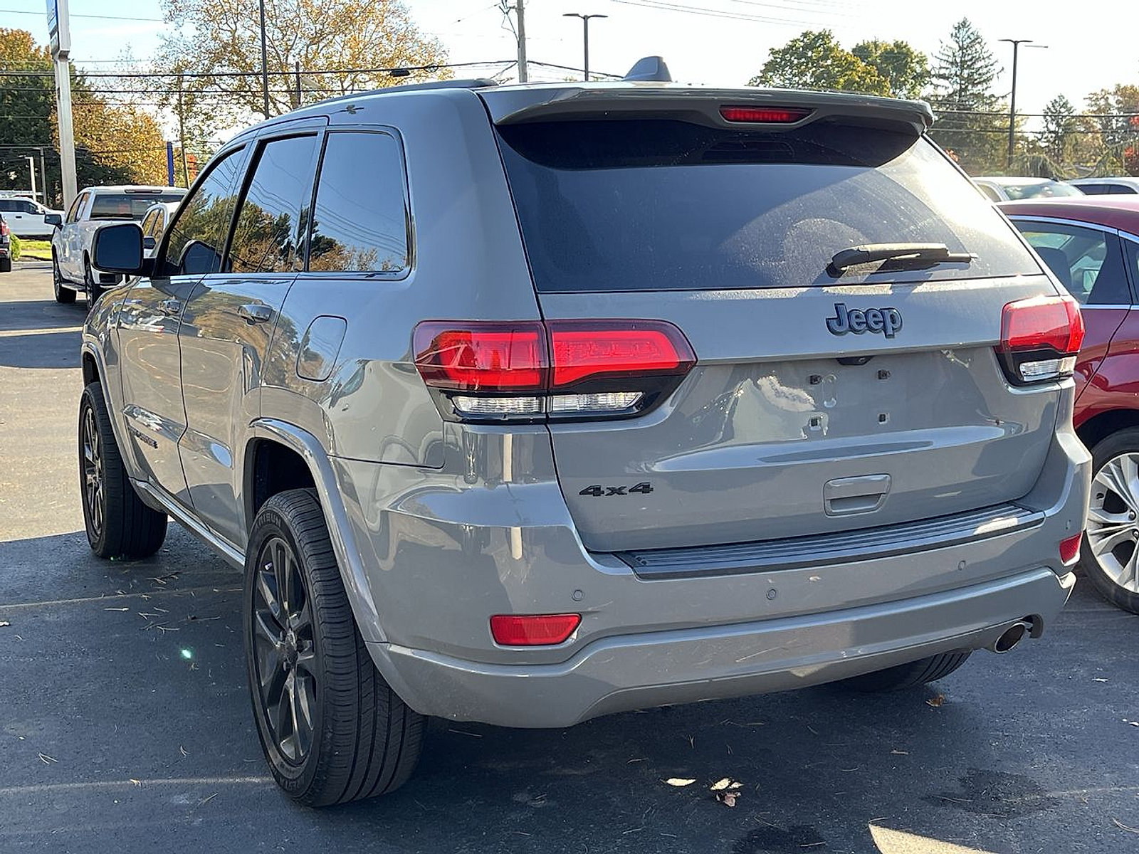 Used 2020 Jeep Grand Cherokee Altitude AWD/4WD image 4