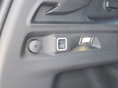 New 2025 Jeep Grand Cherokee L Altitude image 18