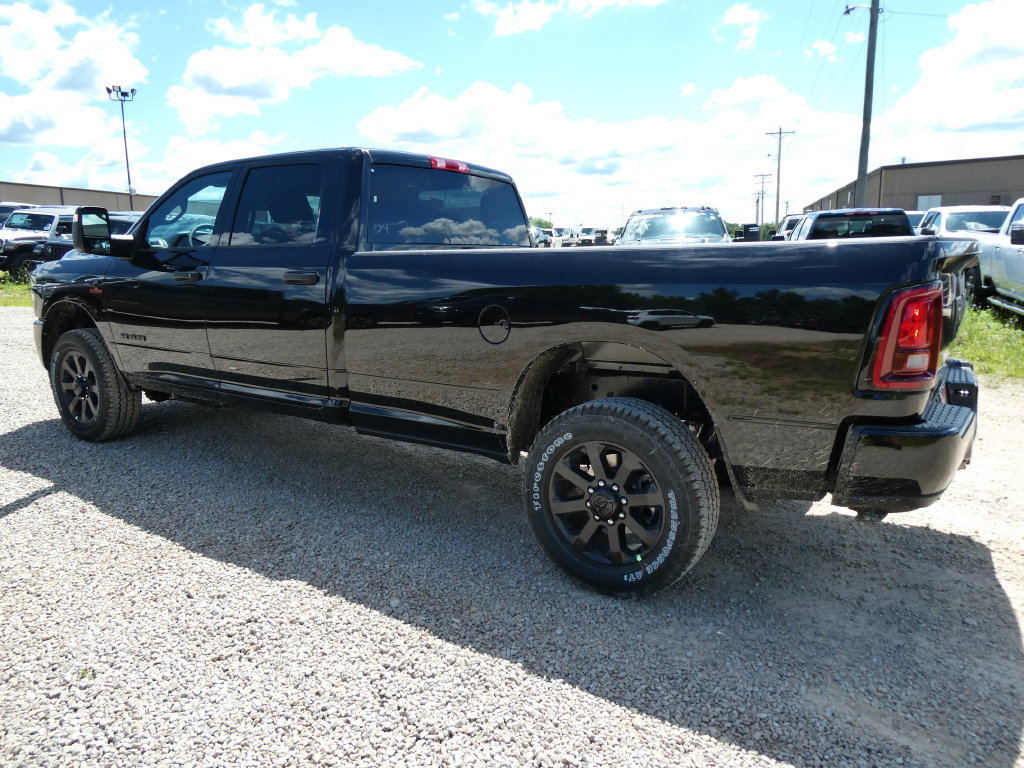 New 2026 RAM 3500 Big Horn AWD/4WD image 8