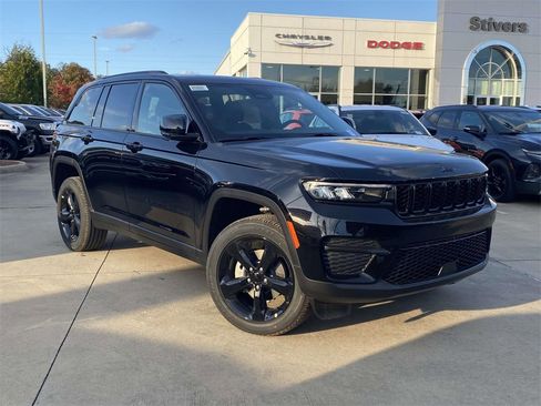 New 2025 Jeep Grand Cherokee Laredo image 25
