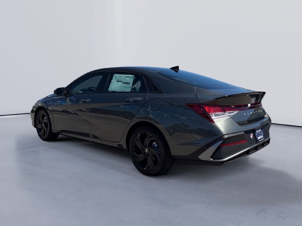 New 2026 Hyundai Elantra SEL FWD image 5