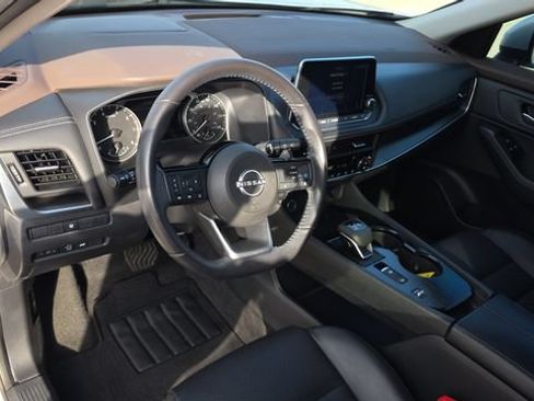 Used 2023 Nissan Rogue SV w/ SV Premium B Package FWD image 12