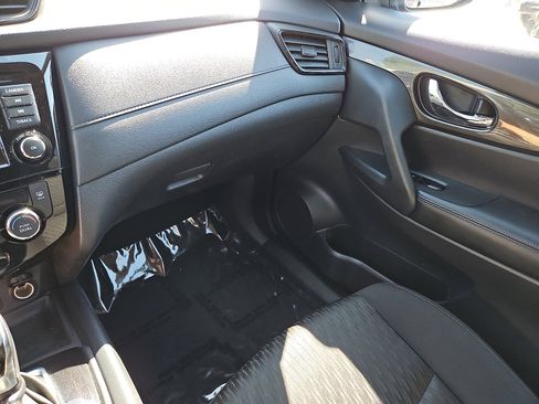 Certified 2019 Nissan Rogue SV AWD/4WD image 24