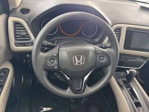 Used 2018 Honda HR-V EX image 28