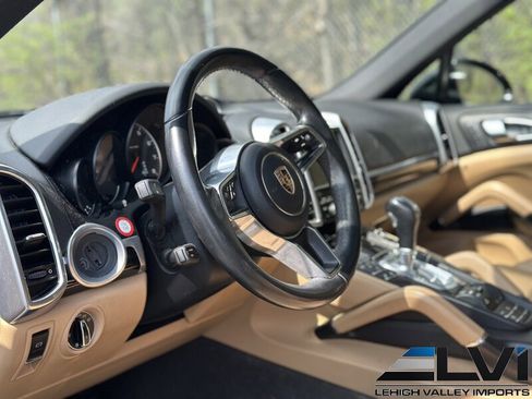 Used 2016 Porsche Cayenne image 11