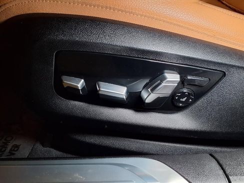 Used 2018 BMW 740e xDrive image 15