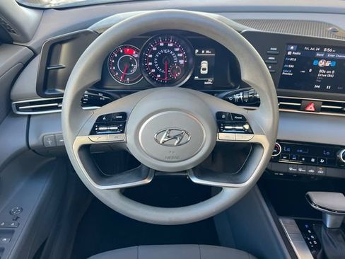 Certified 2023 Hyundai Elantra SEL FWD image 17