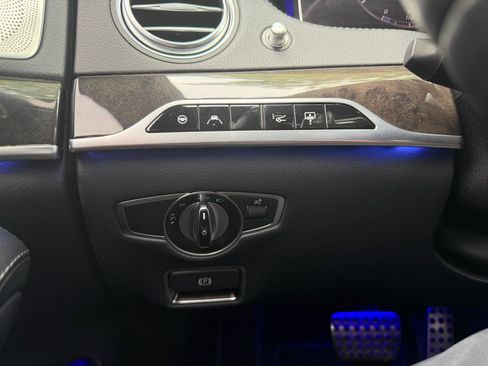 Used 2019 Mercedes-Benz S 560 4MATIC Sedan image 26