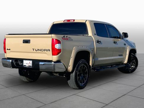 Used 2018 Toyota Tundra SR5 w/ SR5 Upgrade Package AWD/4WD image 12