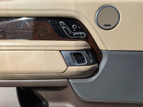 Used 2022 Land Rover Range Rover Westminster Edition image 13