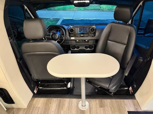 Used 2019 Mercedes-Benz Sprinter 170 image 90