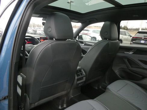 New 2026 Volkswagen Tiguan SE R-Line AWD/4WD image 6