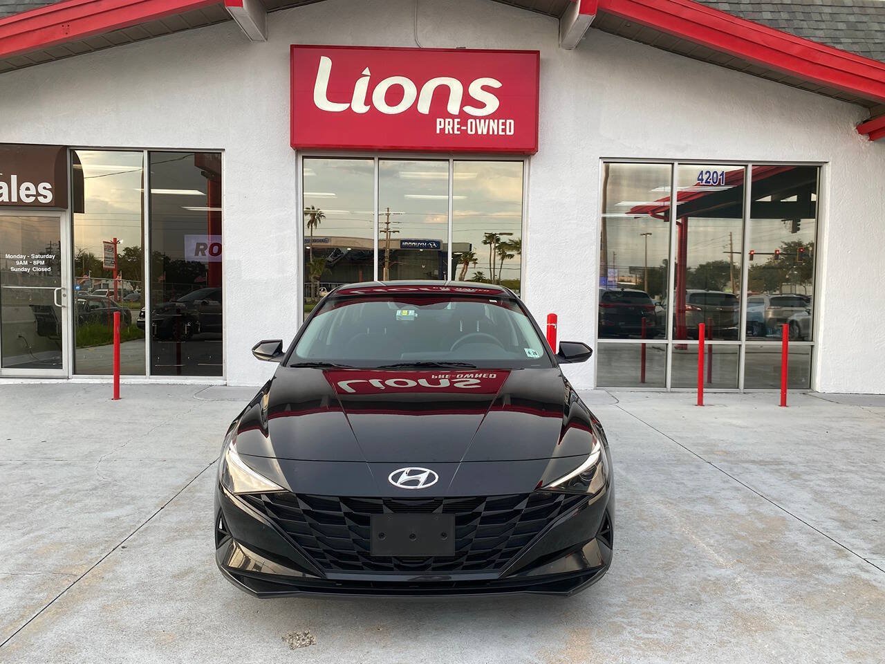 Used 2021 Hyundai Elantra SE FWD image 1