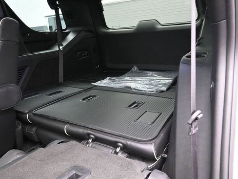 Used 2023 Cadillac Escalade Premium Luxury w/ Performance Package image 18