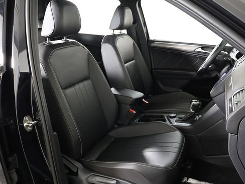 Certified 2024 Volkswagen Tiguan SE R-Line AWD/4WD image 34