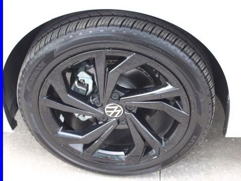 Used 2025 Volkswagen Jetta SE image 10