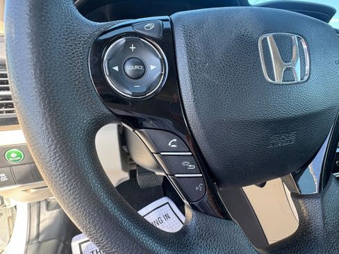 Used 2017 Honda Accord LX image 13