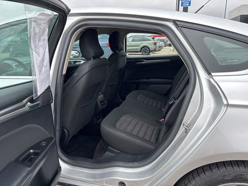 Used 2017 Ford Fusion SE image 26