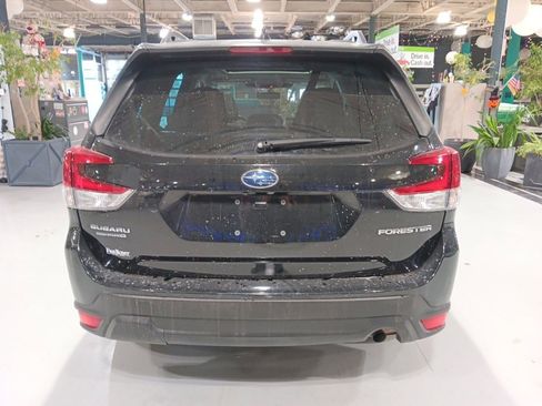 Used 2023 Subaru Forester Premium image 7