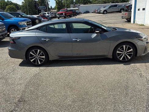 Used 2023 Nissan Maxima SL FWD image 3