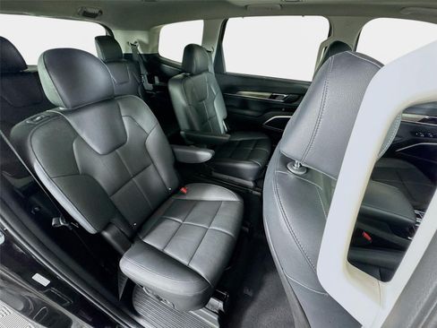 Certified 2022 Kia Telluride EX w/ EX Premium Package AWD/4WD image 30