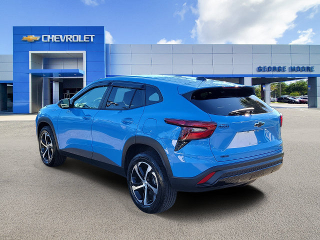 Certified 2024 Chevrolet Trax RS FWD image 3