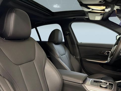 Used 2025 BMW 330i Sedan w/ M Sport Package image 32